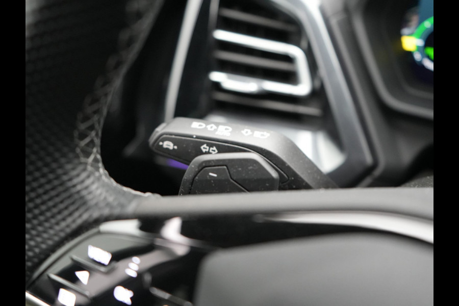 Audi Q4 Sportback e-tron 40 S edition 204pk | Panodak | Adaptive Cruise | Lederen Sportstoelen Verwarmd | Head Up | Matrix LED | Camera | Keyless | Sfeerverlichting | Apple Carplay |