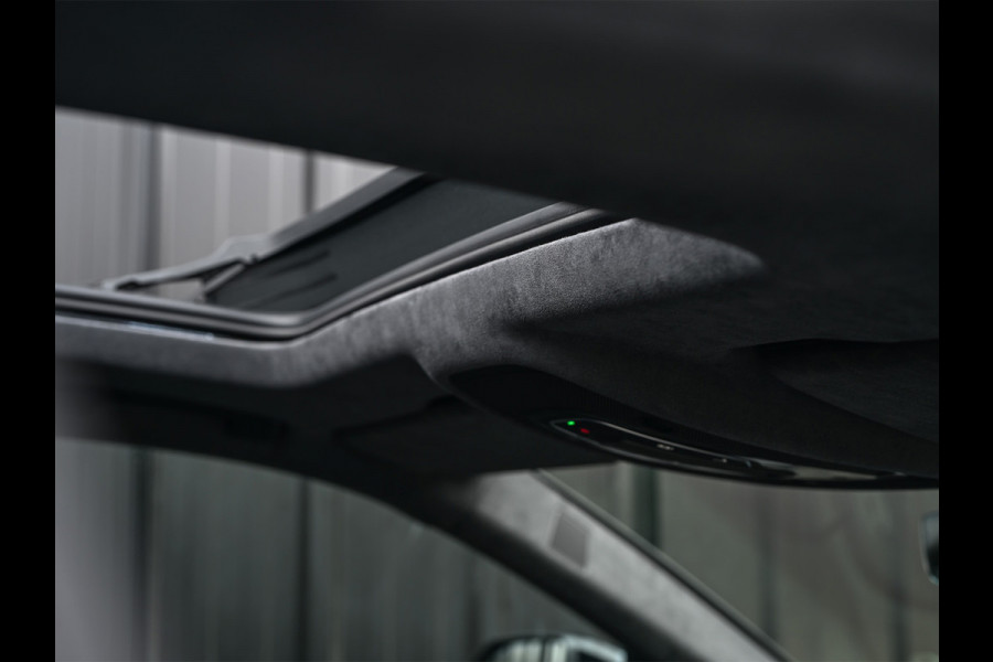 Audi Q8 60 TFSI e quattro | Audi Exclusive | B&O Advanced | S-seats met massage | Soft close | Adaptive cruise | Carbon inleg | Ambiance interieur | 360 camera | Verwarmbaar stuurwiel | Trekhaak