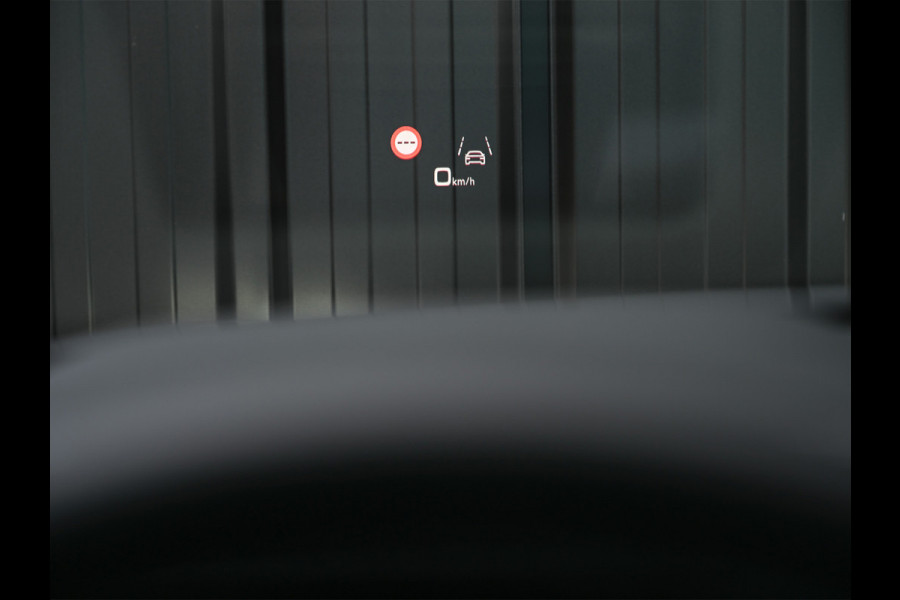 Audi Q8 60 TFSI e quattro | Audi Exclusive | B&O Advanced | S-seats met massage | Soft close | Adaptive cruise | Carbon inleg | Ambiance interieur | 360 camera | Verwarmbaar stuurwiel | Trekhaak