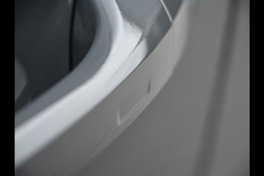 Audi Q8 60 TFSI e quattro | Audi Exclusive | B&O Advanced | S-seats met massage | Soft close | Adaptive cruise | Carbon inleg | Ambiance interieur | 360 camera | Verwarmbaar stuurwiel | Trekhaak