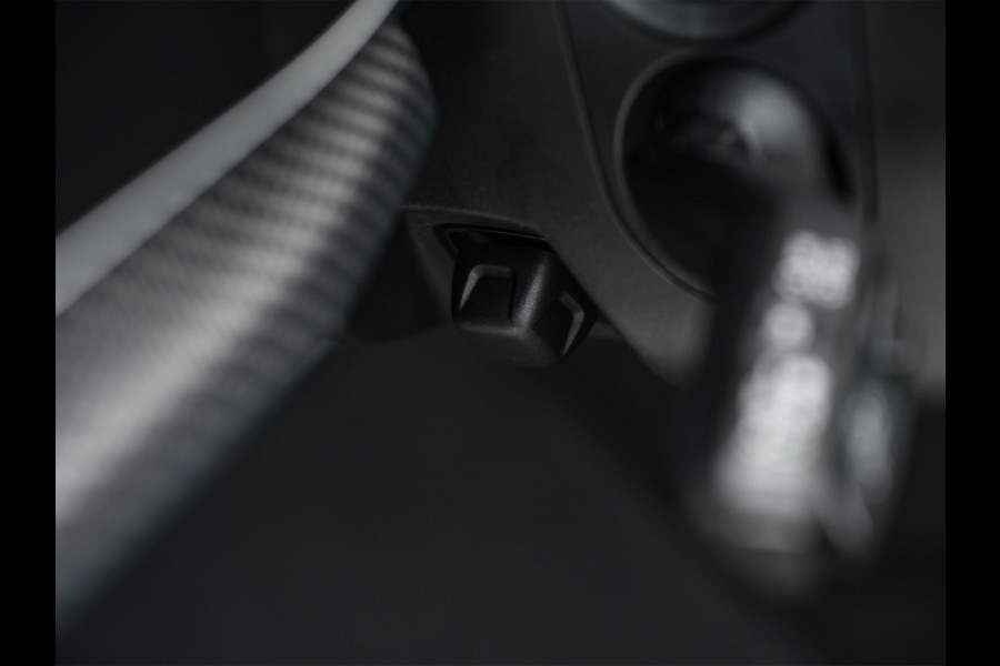 Audi Q8 60 TFSI e quattro | Audi Exclusive | B&O Advanced | S-seats met massage | Soft close | Adaptive cruise | Carbon inleg | Ambiance interieur | 360 camera | Verwarmbaar stuurwiel | Trekhaak