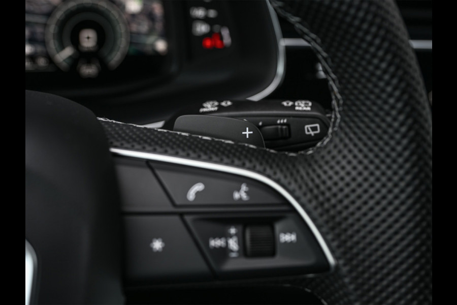Audi Q8 60 TFSI e quattro | Audi Exclusive | B&O Advanced | S-seats met massage | Soft close | Adaptive cruise | Carbon inleg | Ambiance interieur | 360 camera | Verwarmbaar stuurwiel | Trekhaak