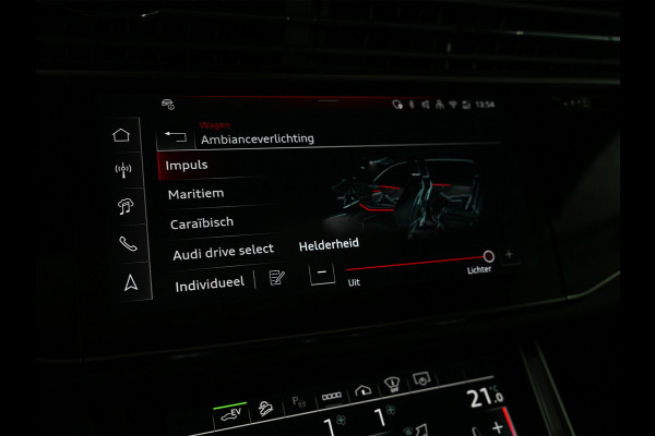 Audi Q8 60 TFSI e quattro | Audi Exclusive | B&O Advanced | S-seats met massage | Soft close | Adaptive cruise | Carbon inleg | Ambiance interieur | 360 camera | Verwarmbaar stuurwiel | Trekhaak