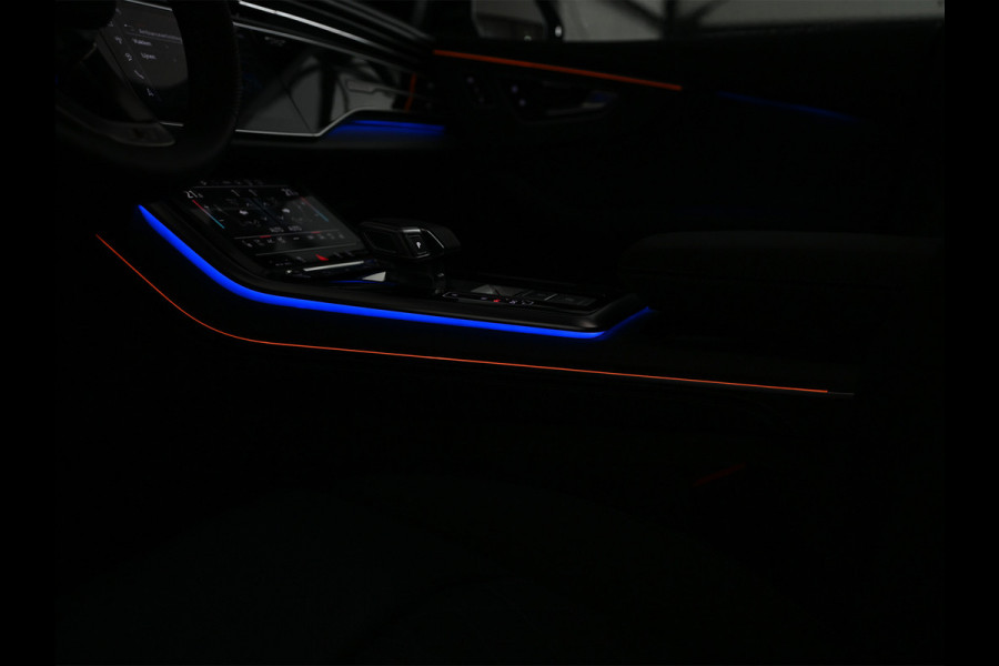 Audi Q8 60 TFSI e quattro | Audi Exclusive | B&O Advanced | S-seats met massage | Soft close | Adaptive cruise | Carbon inleg | Ambiance interieur | 360 camera | Verwarmbaar stuurwiel | Trekhaak