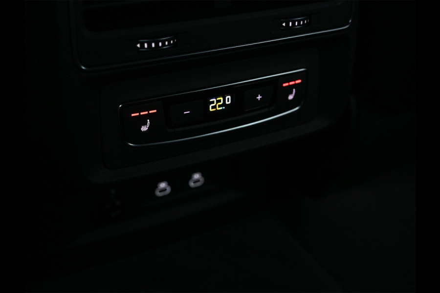 Audi Q8 60 TFSI e quattro | Audi Exclusive | B&O Advanced | S-seats met massage | Soft close | Adaptive cruise | Carbon inleg | Ambiance interieur | 360 camera | Verwarmbaar stuurwiel | Trekhaak