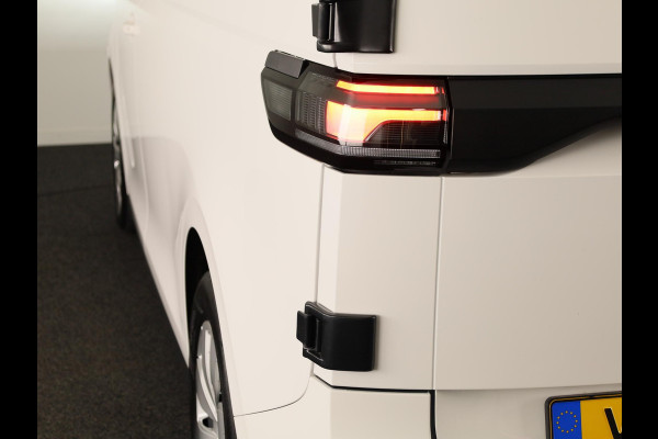Volkswagen ID. Buzz Cargo 77 kWh 204 pk | Navigatie via App | Trekhaak (wegklapbaar) | Partkeersensoren | Achteruitrijcamera | Stoelverwarming |