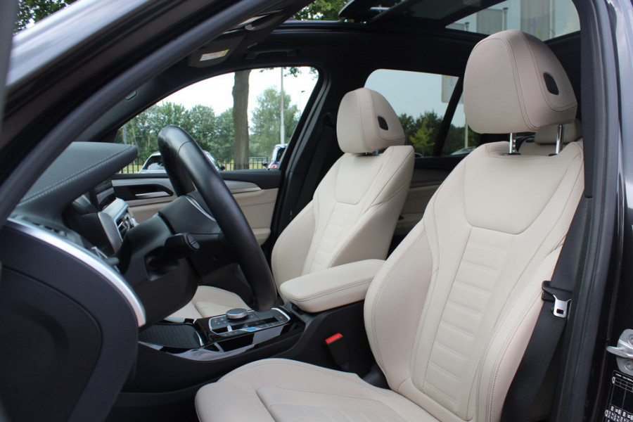 BMW iX3 High Executive 80 kWh / SoH 96,7%  / Trekhaak / Panoramadak / 360Camera / Head-up / Laser LED / Harman Kardon / ACC / Keyless / Dodehoek / DAB