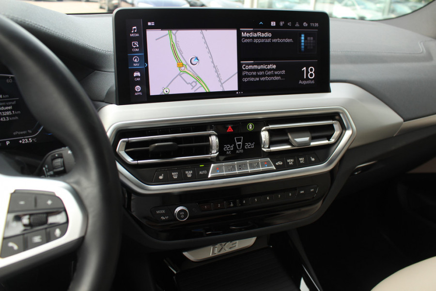 BMW iX3 High Executive 80 kWh / SoH 96,7%  / Trekhaak / Panoramadak / 360Camera / Head-up / Laser LED / Harman Kardon / ACC / Keyless / Dodehoek / DAB