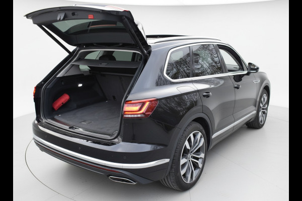 Volkswagen Touareg 3.0 TSi eHybrid ELEGANCE 4MOTION HEAD-UP/LUCHTVERING/PANORAMADAK