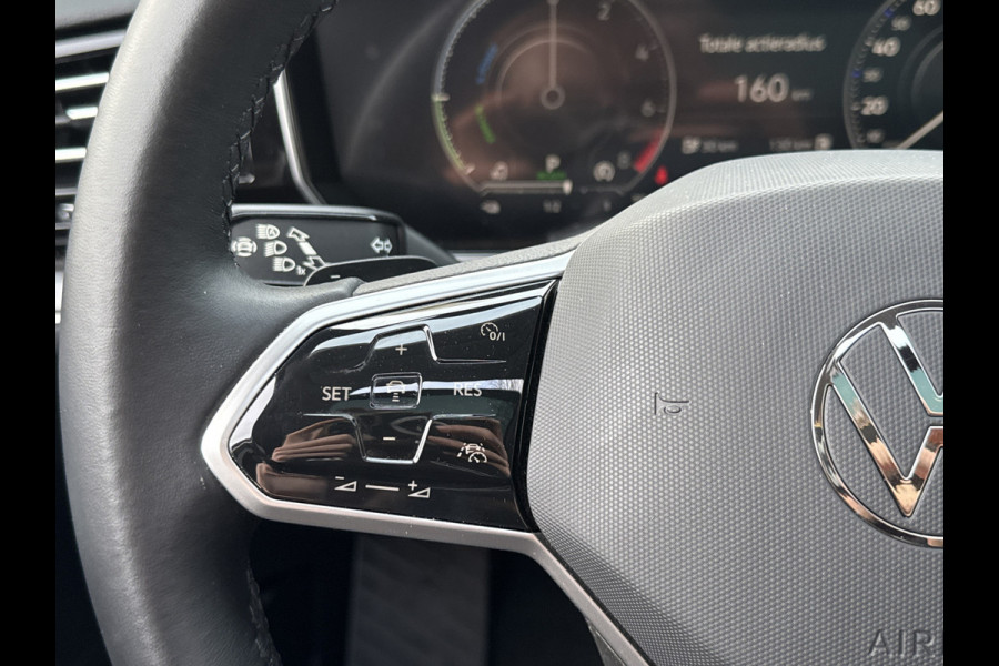 Volkswagen Touareg 3.0 TSi eHybrid ELEGANCE 4MOTION HEAD-UP/LUCHTVERING/PANORAMADAK