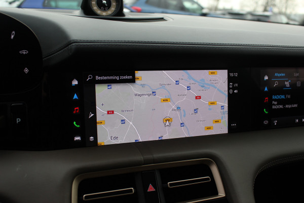 Porsche Taycan Cross Turismo 4 93 kWh 30.644 km! / SoH 94,1% / NL Auto! / NIEUWSTAAT! / Panoramadak / 360Camera / Passenger Display / Achterasbesturing / Matrix LED / 21'' / Adaptieve Stoelen / Luchtvering / Stoelventilatie / Dodehoek / Stu