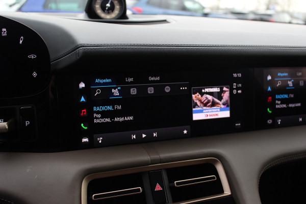 Porsche Taycan Cross Turismo 4 93 kWh 30.644 km! / SoH 94,1% / NL Auto! / NIEUWSTAAT! / Panoramadak / 360Camera / Passenger Display / Achterasbesturing / Matrix LED / 21'' / Adaptieve Stoelen / Luchtvering / Stoelventilatie / Dodehoek / Stu