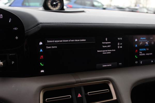 Porsche Taycan Cross Turismo 4 93 kWh 30.644 km! / SoH 94,1% / NL Auto! / NIEUWSTAAT! / Panoramadak / 360Camera / Passenger Display / Achterasbesturing / Matrix LED / 21'' / Adaptieve Stoelen / Luchtvering / Stoelventilatie / Dodehoek / Stu