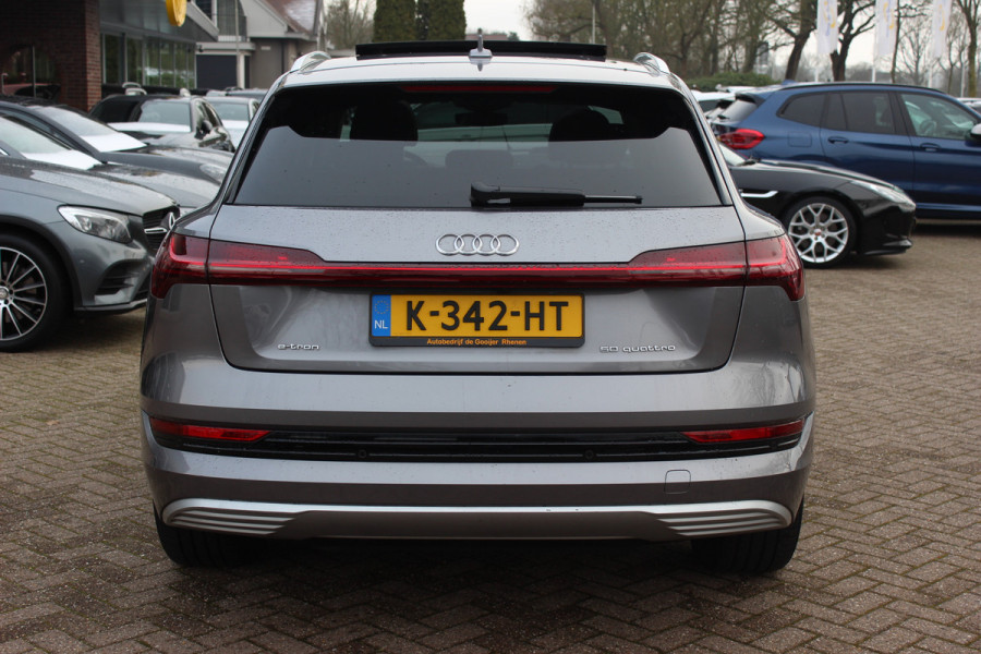 Audi e-tron 50 quattro Business edition Plus 71 kWh / SoH 92,9% / Panoramadak / Camera / Luchtvering / Intr.voorverwarming / Leder&Alcantara / 20'' / Navigatie / DAB / Stoelverwarming / ACC
