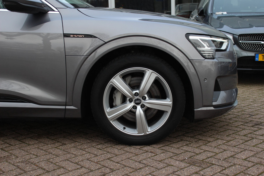 Audi e-tron 50 quattro Business edition Plus 71 kWh / SoH 92,9% / Panoramadak / Camera / Luchtvering / Intr.voorverwarming / Leder&Alcantara / 20'' / Navigatie / DAB / Stoelverwarming / ACC