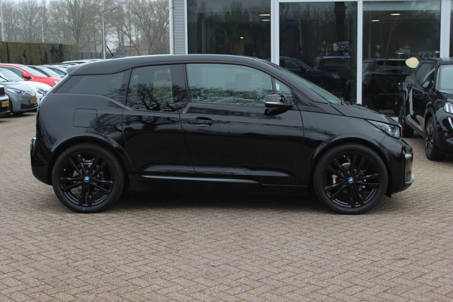 BMW i3 S Dark Shadow Edition 120Ah 42 kWh / SoH 90,4%  / Camera / Navigatie / 20'' / Stoelverwarming / DAB / LED / Cruise Control