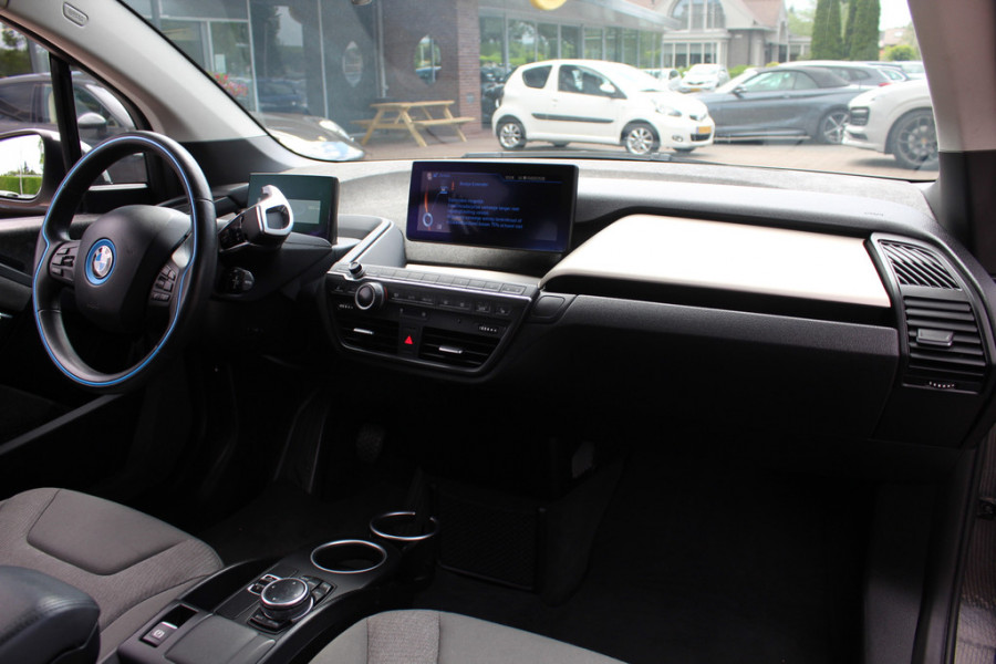 BMW i3 S Dark Shadow Edition 120Ah 42 kWh / SoH 90,4%  / Camera / Navigatie / 20'' / Stoelverwarming / DAB / LED / Cruise Control