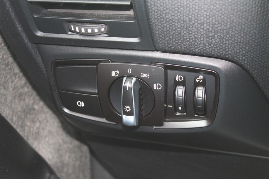 BMW i3 S Dark Shadow Edition 120Ah 42 kWh / SoH 90,4%  / Camera / Navigatie / 20'' / Stoelverwarming / DAB / LED / Cruise Control