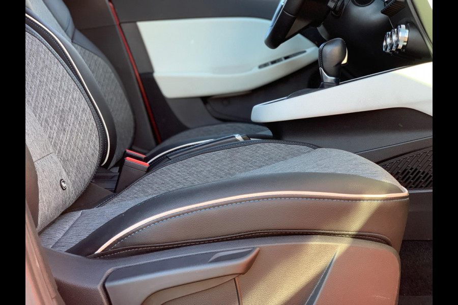 Renault Clio 1.6 E-Tech Hybrid 140 Business Zen NIEUWSTAAT LUXE !