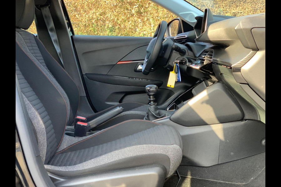 Peugeot 208 1.2 PureTech Active Pack 2022 / NETTO € 6750 / PRIJS NL € 9200.-