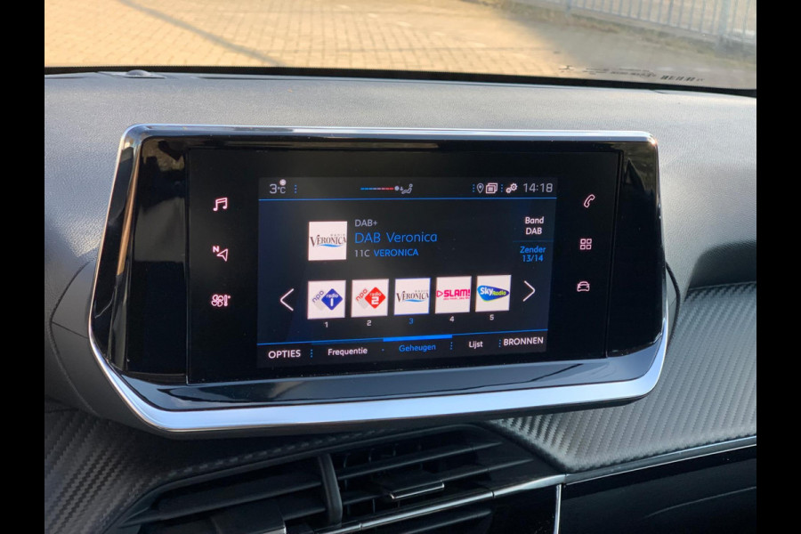 Peugeot 208 1.2 PureTech Active Pack 2022 / NETTO € 6750 / PRIJS NL € 9200.-