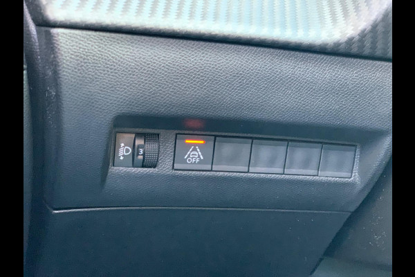 Peugeot 208 1.2 PureTech Active Pack 2022 / NETTO € 6750 / PRIJS NL € 9200.-