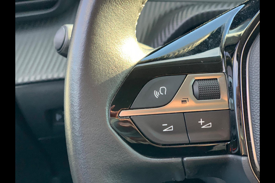 Peugeot 208 1.2 PureTech Active Pack 2022 / NETTO € 6750 / PRIJS NL € 9200.-