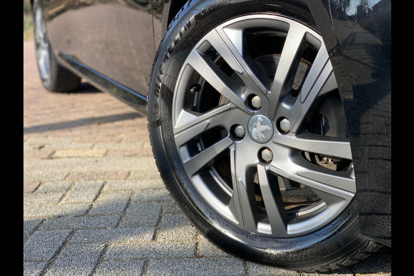 Peugeot 208 1.2 PureTech Active Pack 2022 / NETTO € 6750 / PRIJS NL € 9200.-