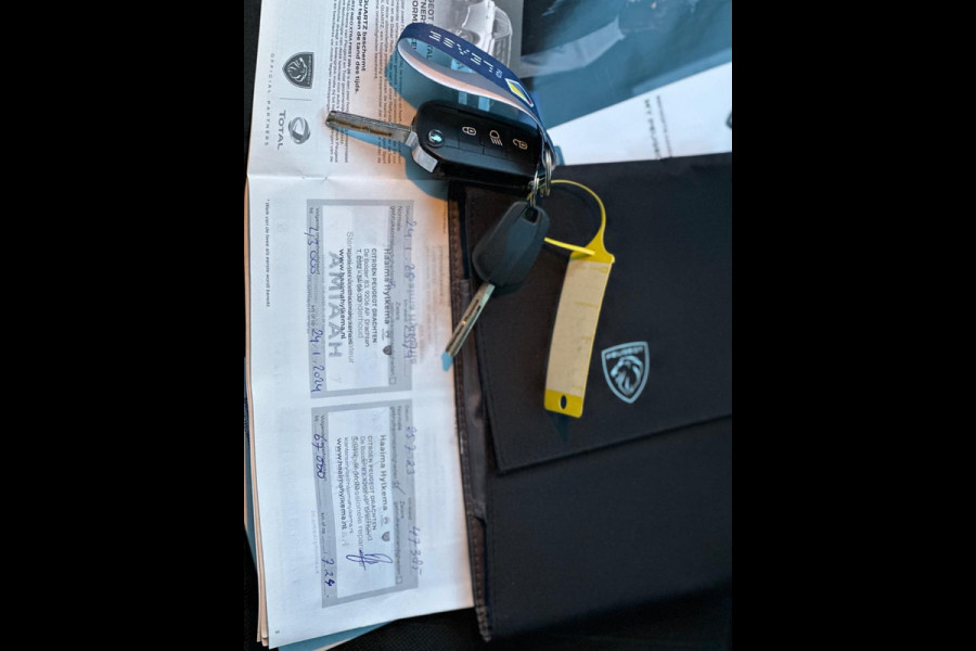 Peugeot 208 1.2 PureTech Active Pack 2022 / NETTO € 6750 / PRIJS NL € 9200.-