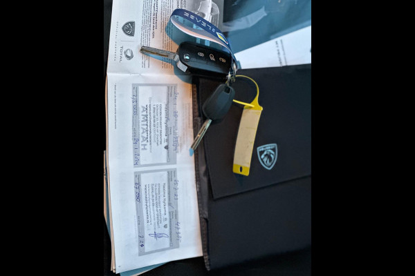 Peugeot 208 1.2 PureTech Active Pack 2022 / NETTO € 6750 / PRIJS NL € 9200.-