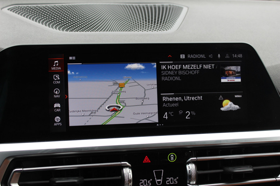BMW 3 Serie Touring 330i High Exe. M Sport / Trekhaak / Panoramadak / Camera / Bruin Leder / 19'' / CarPlay / M Sportremmen / DAB / Stoelverwarming / Cruise Control