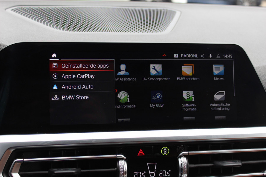 BMW 3 Serie Touring 330i High Exe. M Sport / Trekhaak / Panoramadak / Camera / Bruin Leder / 19'' / CarPlay / M Sportremmen / DAB / Stoelverwarming / Cruise Control