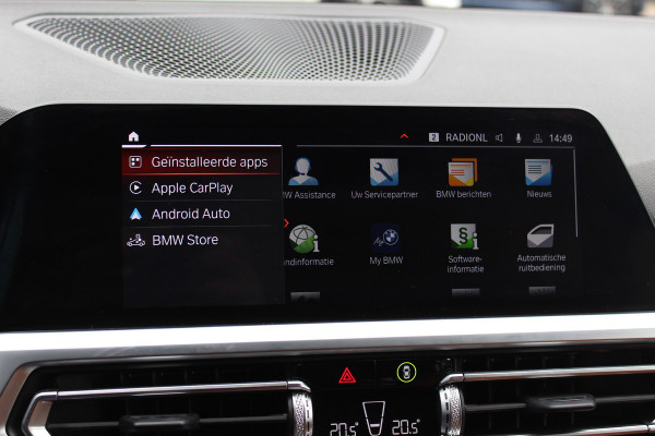 BMW 3 Serie Touring 330i High Exe. M Sport / Trekhaak / Panoramadak / Camera / Bruin Leder / 19'' / CarPlay / M Sportremmen / DAB / Stoelverwarming / Cruise Control