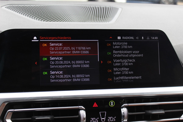 BMW 3 Serie Touring 330i High Exe. M Sport / Trekhaak / Panoramadak / Camera / Bruin Leder / 19'' / CarPlay / M Sportremmen / DAB / Stoelverwarming / Cruise Control