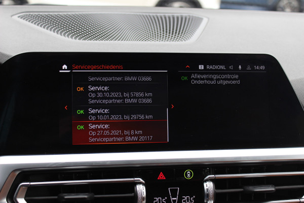 BMW 3 Serie Touring 330i High Exe. M Sport / Trekhaak / Panoramadak / Camera / Bruin Leder / 19'' / CarPlay / M Sportremmen / DAB / Stoelverwarming / Cruise Control