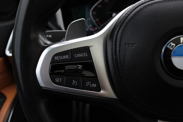 BMW 3 Serie Touring 330i High Exe. M Sport / Trekhaak / Panoramadak / Camera / Bruin Leder / 19'' / CarPlay / M Sportremmen / DAB / Stoelverwarming / Cruise Control