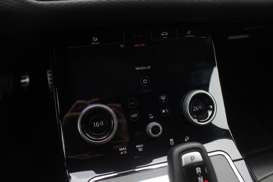 Land Rover Range Rover Evoque 1.5 P300e AWD HSE R-Dynamic NL. Auto / Panoramadak / Camera / Luxe Leder / Meridian / Keyless / 20'' / Navigatie / Stoelverwarming / Dodehoek / DAB / ACC
