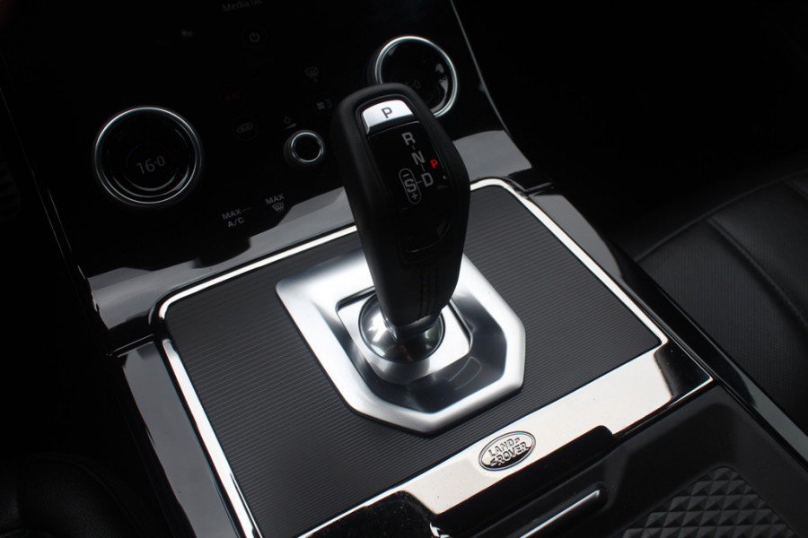 Land Rover Range Rover Evoque 1.5 P300e AWD HSE R-Dynamic NL. Auto / Panoramadak / Camera / Luxe Leder / Meridian / Keyless / 20'' / Navigatie / Stoelverwarming / Dodehoek / DAB / ACC