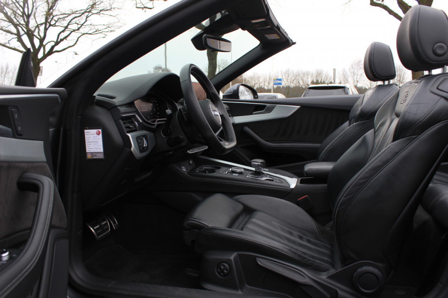 Audi A5 Cabriolet 2.0 TFSI Launch Edition NL Auto! / Trekhaak / Leder / Nekverwarming / Navigatie / Parkeerhulp V+A / 19'' / Windscherm / Stoelverwarming / Cruise Control