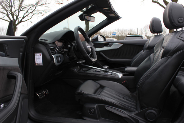 Audi A5 Cabriolet 2.0 TFSI Launch Edition NL Auto! / Trekhaak / Leder / Nekverwarming / Navigatie / Parkeerhulp V+A / 19'' / Windscherm / Stoelverwarming / Cruise Control