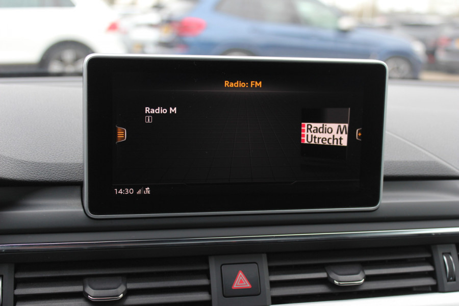 Audi A5 Cabriolet 2.0 TFSI Launch Edition NL Auto! / Trekhaak / Leder / Nekverwarming / Navigatie / Parkeerhulp V+A / 19'' / Windscherm / Stoelverwarming / Cruise Control