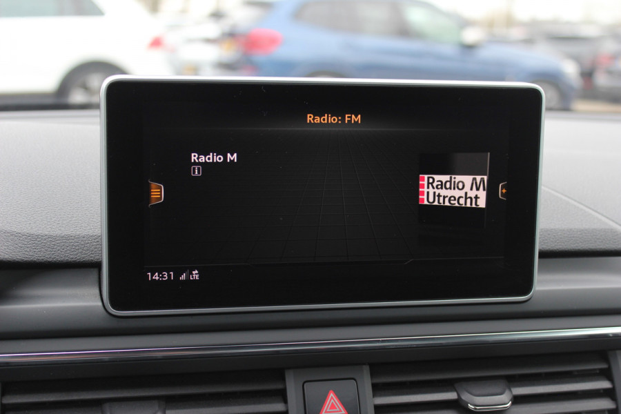 Audi A5 Cabriolet 2.0 TFSI Launch Edition NL Auto! / Trekhaak / Leder / Nekverwarming / Navigatie / Parkeerhulp V+A / 19'' / Windscherm / Stoelverwarming / Cruise Control