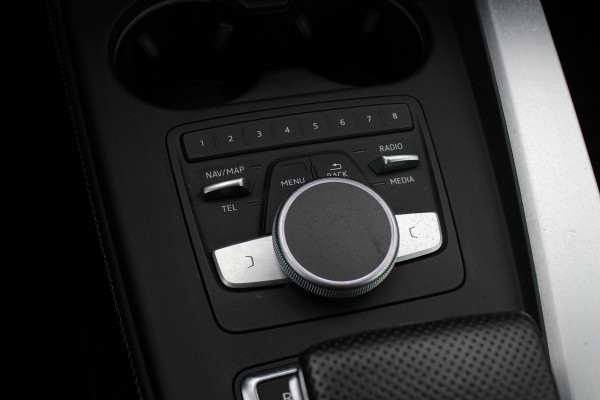 Audi A5 Cabriolet 2.0 TFSI Launch Edition NL Auto! / Trekhaak / Leder / Nekverwarming / Navigatie / Parkeerhulp V+A / 19'' / Windscherm / Stoelverwarming / Cruise Control