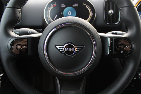 MINI Countryman 2.0 Cooper S ALL4 Classic / Trekhaak / Camera / Head-up / Keyless / 18'' / CarPlay / Stoelverwarming / DAB / Cruise Control