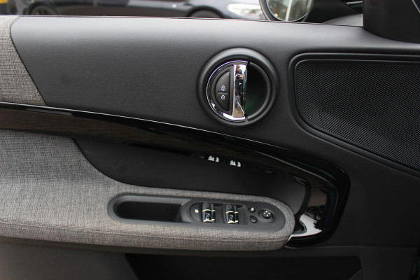 MINI Countryman 2.0 Cooper S ALL4 Classic / Trekhaak / Camera / Head-up / Keyless / 18'' / CarPlay / Stoelverwarming / DAB / Cruise Control