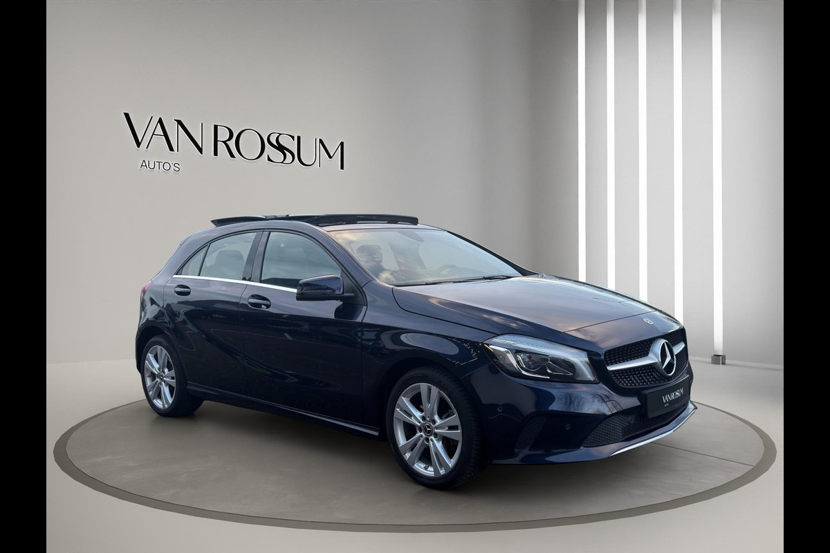 Mercedes-Benz A-Klasse A 180 Urban PANO Automaat Stoelverwarming 1e Eigenaar