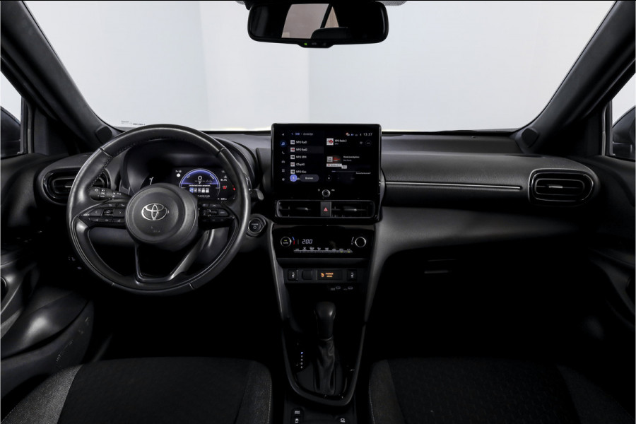 Toyota Yaris Cross 1.5 Hybrid 115 Dynamic | Dig.Cockpit | Adapt.Cruise | Stoel-+stuurverwarming | Camera | PDC | NAV+App.Connect | Auto.Airco | LM 17" | 9524