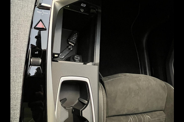 Peugeot 3008 1.6 plug-in Hybrid 195 GT alcantara executive interior, on board charger 7.4KW, 360 vision & drive Assist Pack GT Panoramisch schuifdak