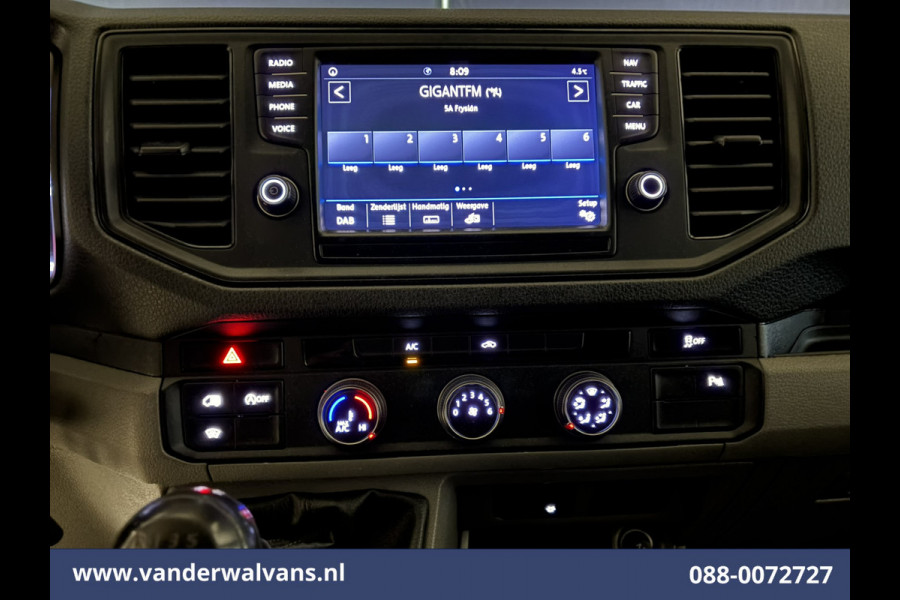 Volkswagen Crafter 2.0 TDI L3H3 L2H2 Euro6 Airco | Navigatie | Camera | Trekhaak | Apple Carplay | Cruisecontrol Chauffeursstoel, Android Auto, Parkeersensoren, Bijrijdersbank