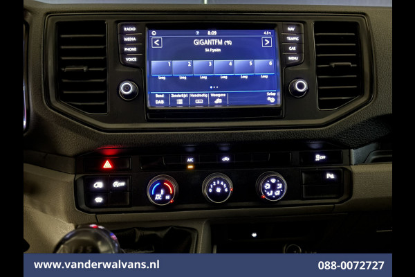 Volkswagen Crafter 2.0 TDI L3H3 L2H2 Euro6 Airco | Navigatie | Camera | Trekhaak | Apple Carplay | Cruisecontrol Chauffeursstoel, Android Auto, Parkeersensoren, Bijrijdersbank